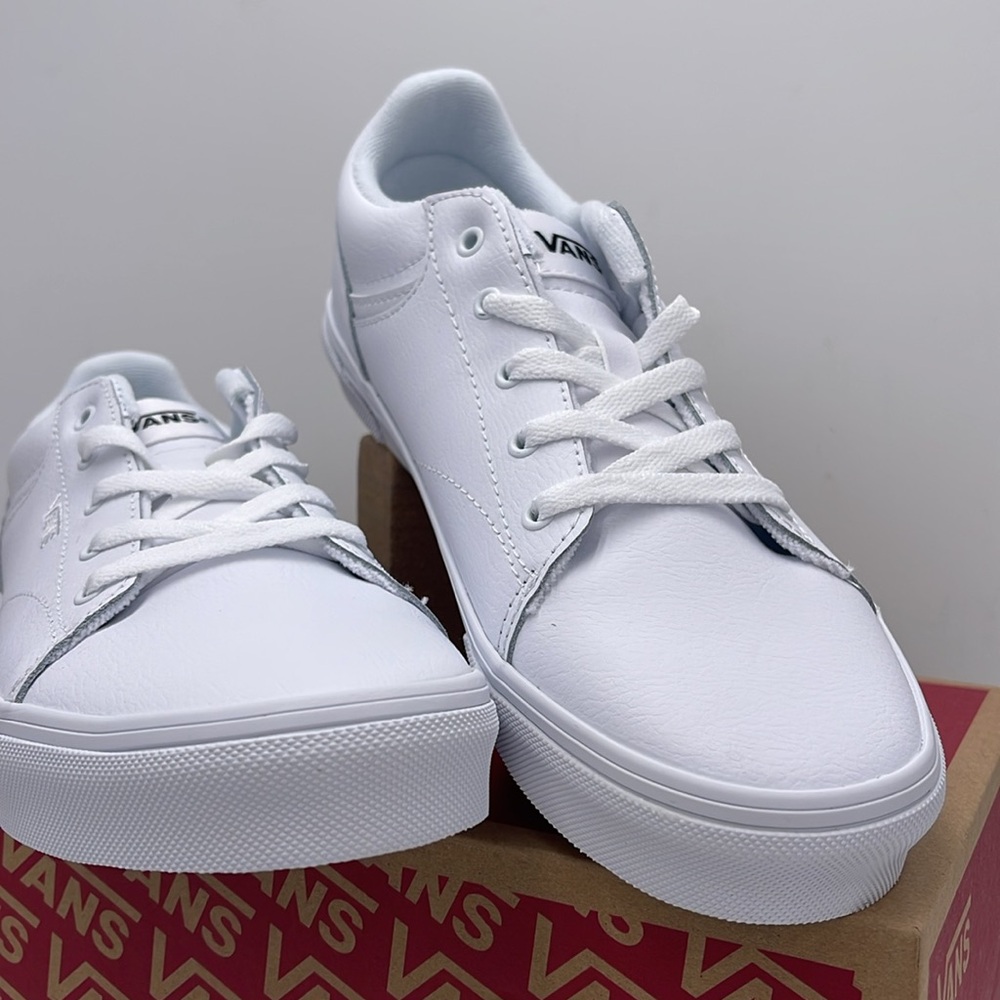 Vans WMNS Seldan (Tumble) White/White
VN0A4U2505R Sneakers - Picture 5 of 16
